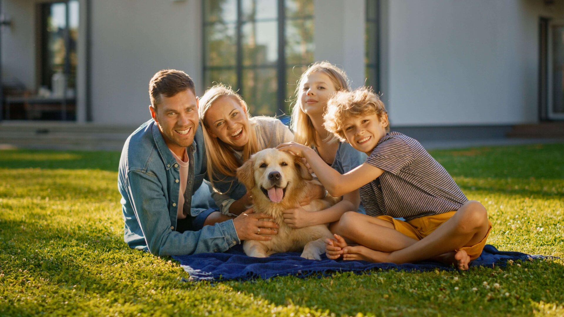 Fence-a-pet Happy Family